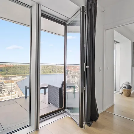Designers Penthouse In The Clouds